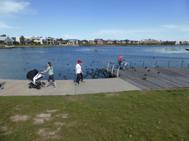 Lakeside Loop Pakenham Walking Maps