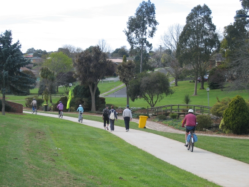 two-towns-trail-baw-baw-shire-council-walking-maps